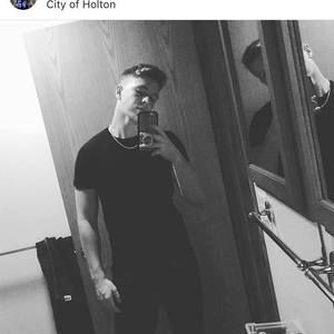 Meet your Posher, Ethan